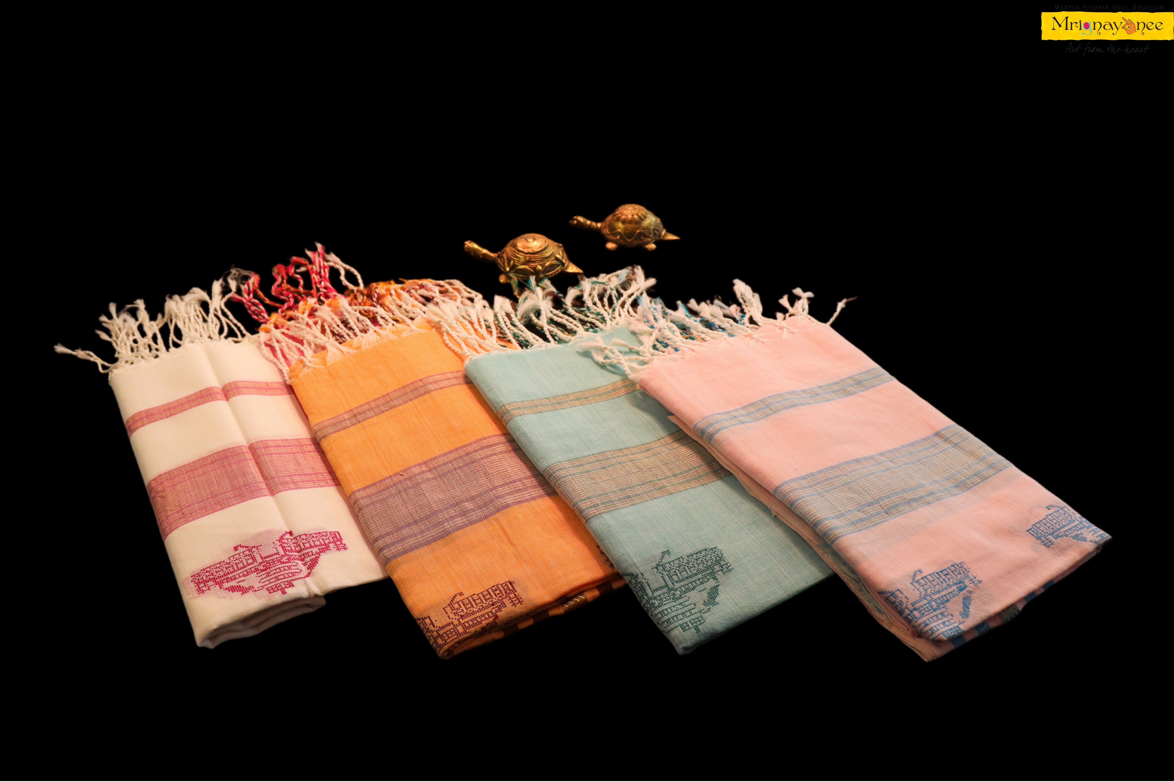 Cotton handloom stoles from Maheshwar